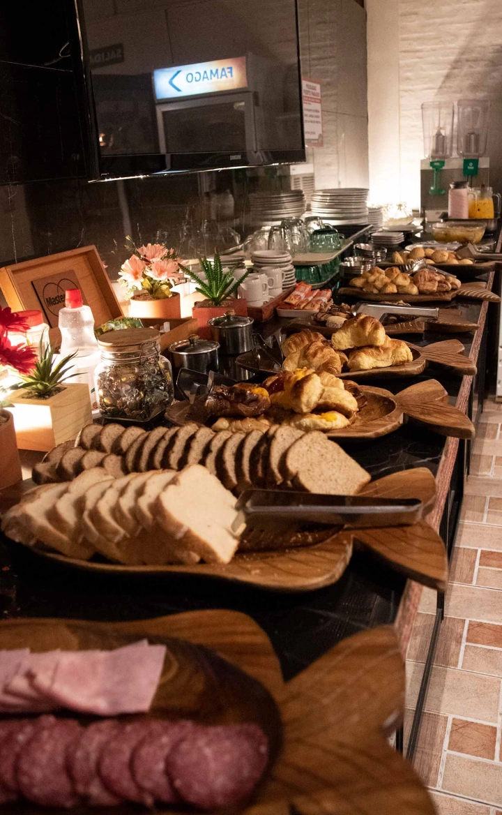 Buffet original de café da manhã e frios